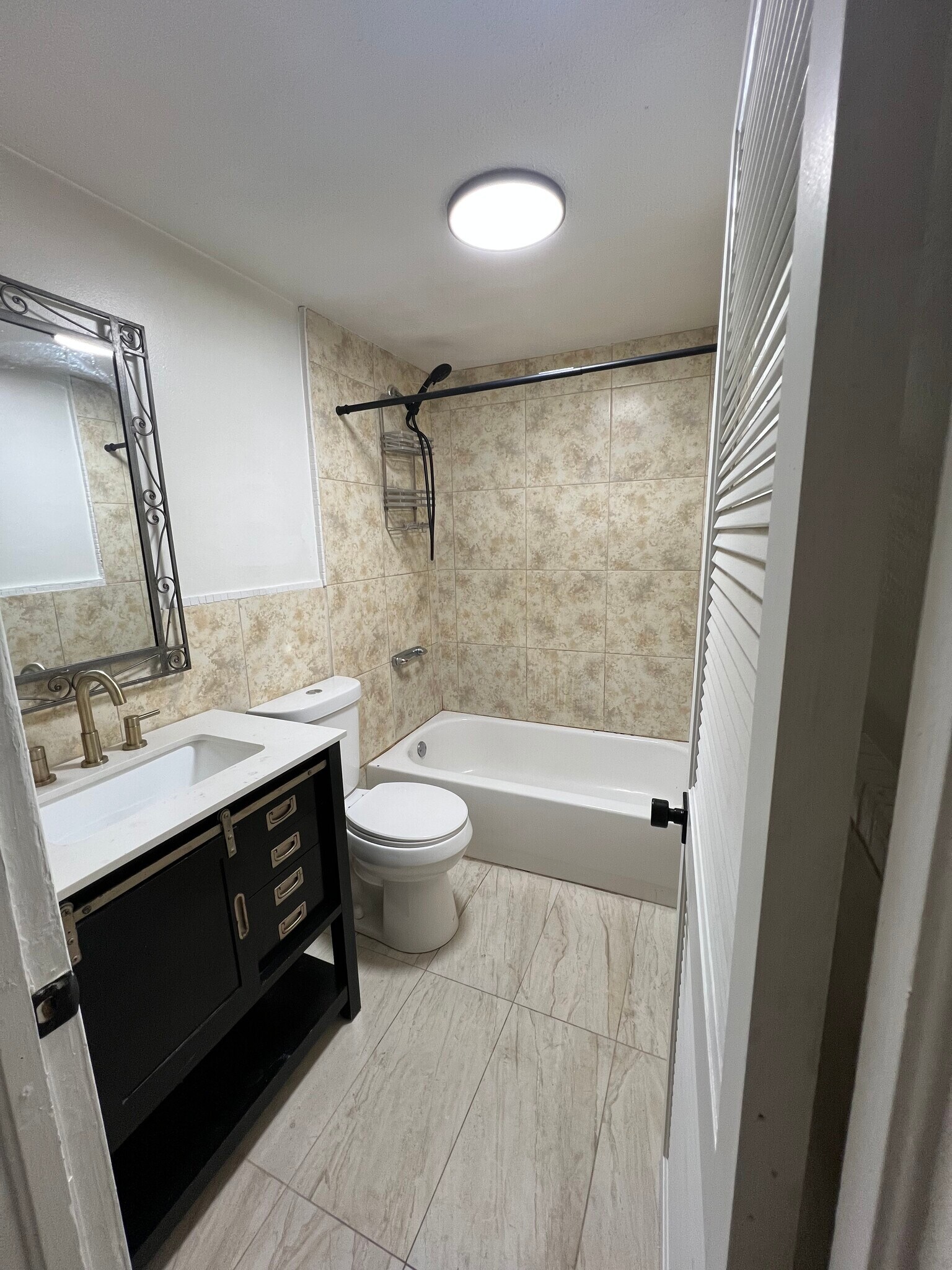 Building Photo - 1550 Robin St