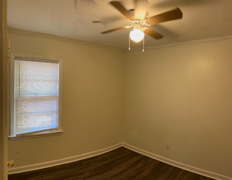 Building Photo - 4838 Durbin Ave