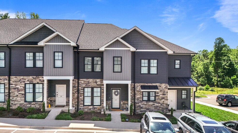 Primary Photo - 19 Cuddington Ln