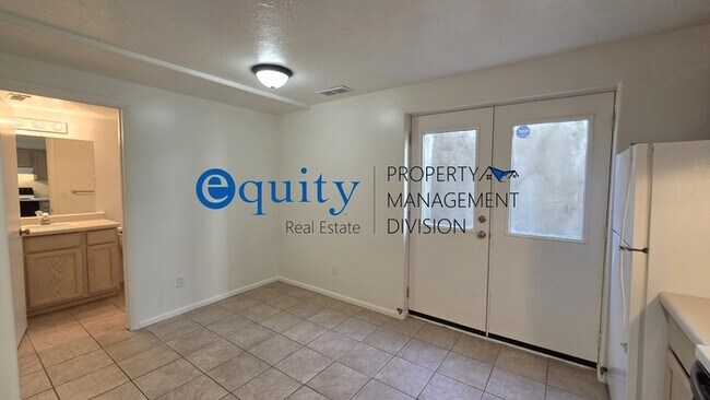 Building Photo - 11851 Poultry Dr