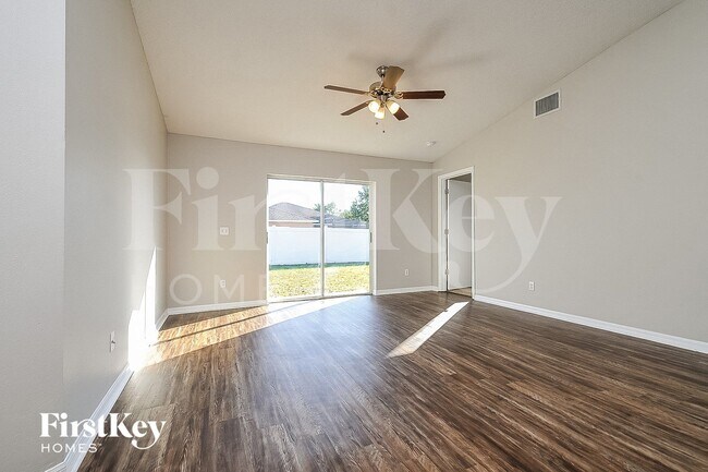 Building Photo - 12101 Feldwood Creek Ln