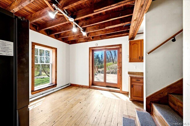 Building Photo - 175 Goldens Bridge Rd