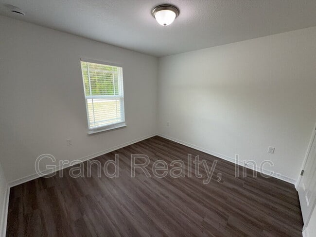 Building Photo - 5206 McCallister St