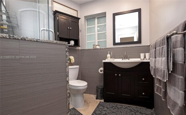 Building Photo - 1723 NE Miami Gardens Dr