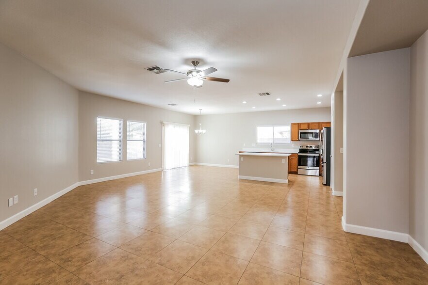 Building Photo - 2611 W Bloch Rd