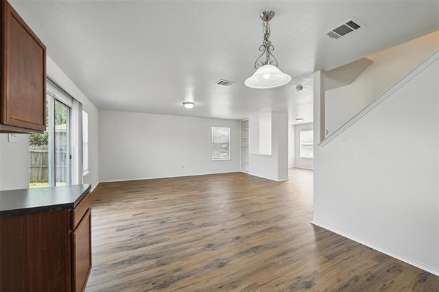 Building Photo - 318 Chisholm Trail