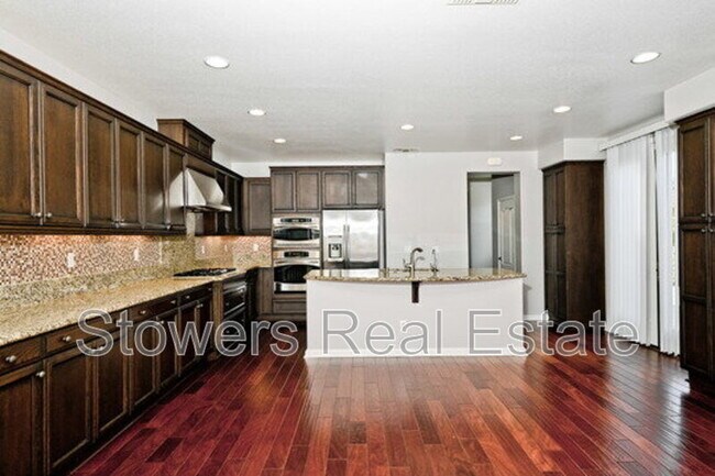 Building Photo - 630 Bond Ct