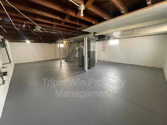 Building Photo - 360 Shepley Dr