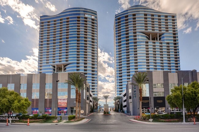 Building Photo - Fully Furnished 2 Bedroom 2 Bath High Rise with Strip Views