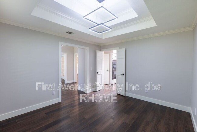 Building Photo - 16121 Shadybank Dr