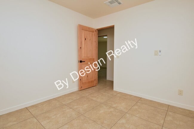 Building Photo - Modern Foothills Retreat with Stunning Mountain Views