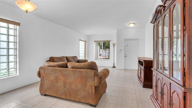 Building Photo - 3 br, 2 bath House - 5048 NW 122nd Ave