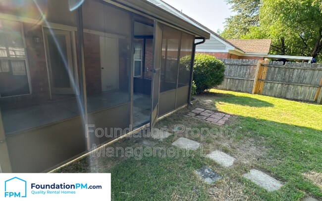 Building Photo - 7586 Iris Dr