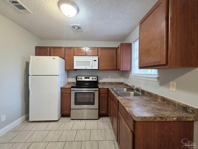 Building Photo - 6424 Dunbar Rd