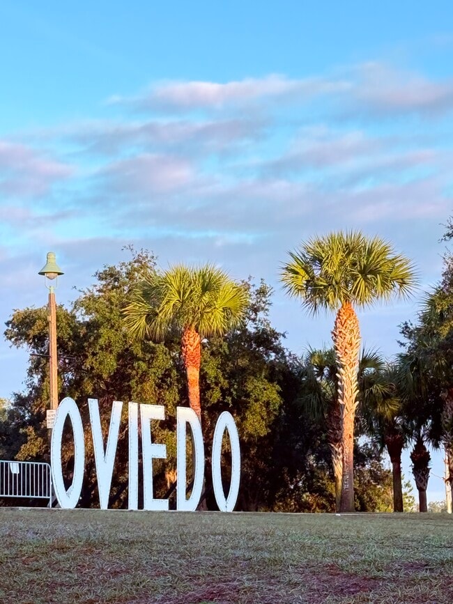 Building Photo - 105 Violet Vine Ln