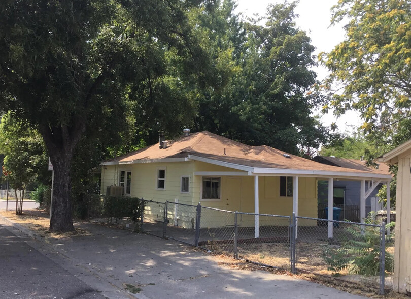 carport 12 x 24 - 1987 Gray Street