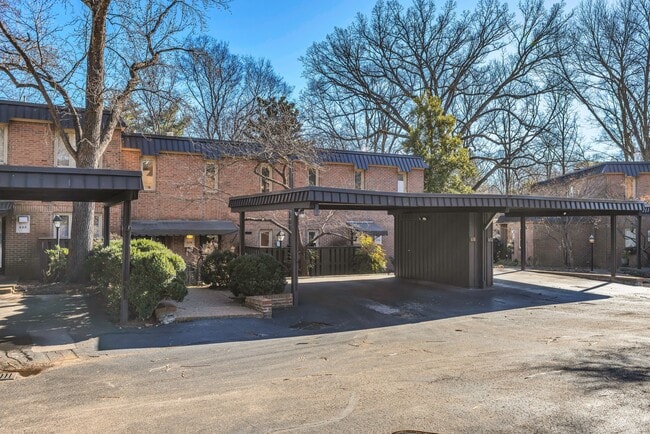 Building Photo - 678 Timber Ln