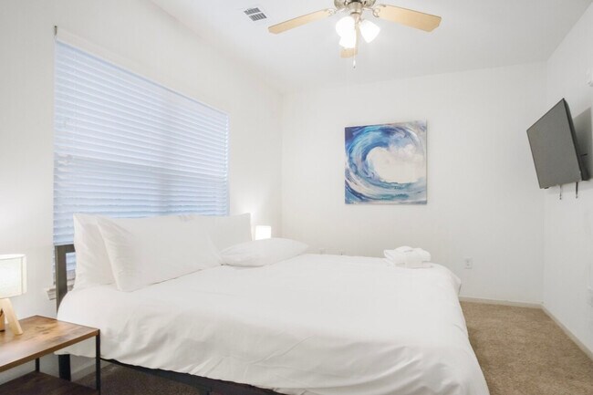 Building Photo - 8251 Windsor Hill Blvd