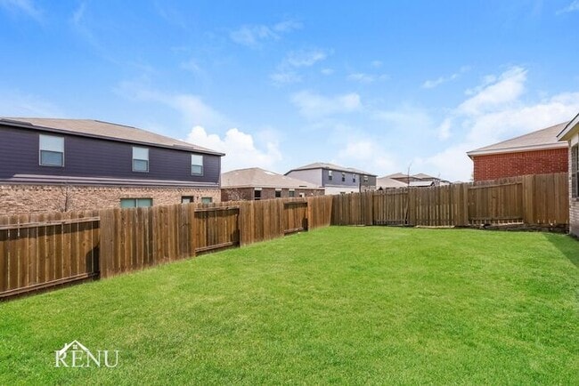 Building Photo - 2028 Hialeah Dr