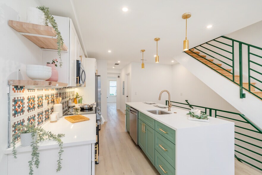 Building Photo - 1627 Fontain St