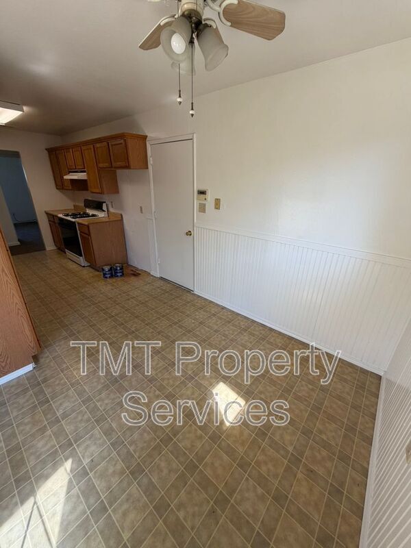 Building Photo - 6472 Linn Way