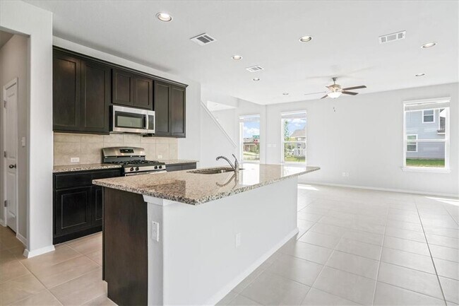 Building Photo - 179 Living Reef Dr