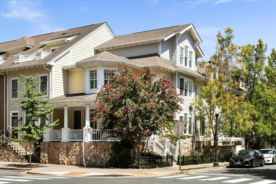 Building Photo - 2863 11th St N