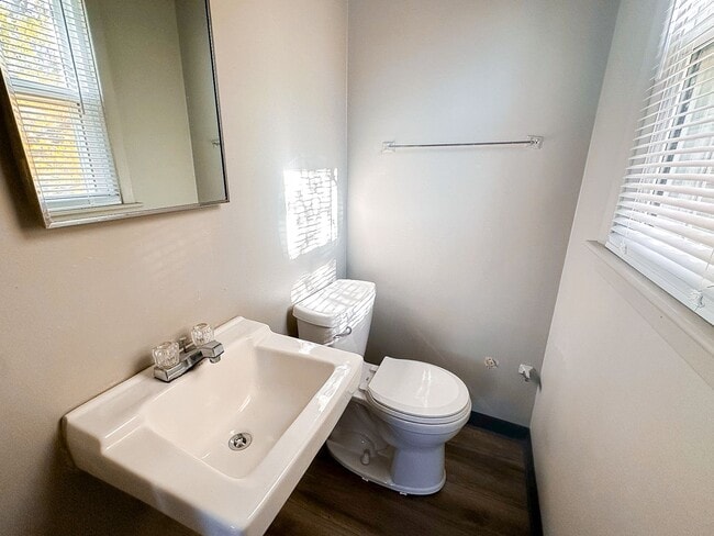 Building Photo - 8415 E 34th St