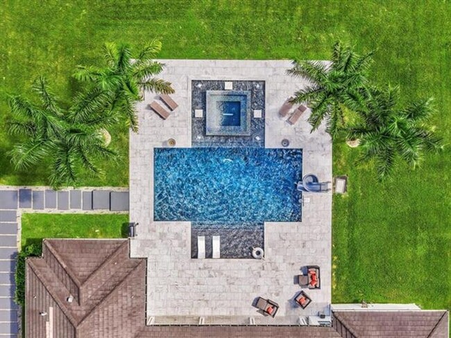 Building Photo - 6122 SW 173rd Way