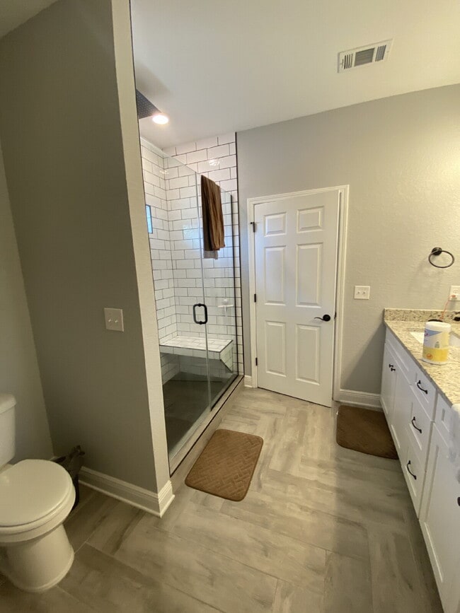 Building Photo - Situated in DeVillier's Square within convenient walking distance to Palafox, this contemporary r...