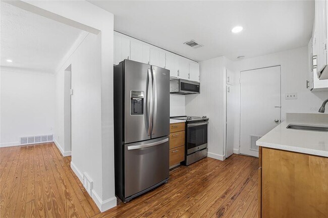 Building Photo - 2854 W Rainbow Cir