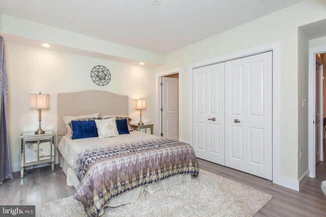 Building Photo - 1533 Parrish St