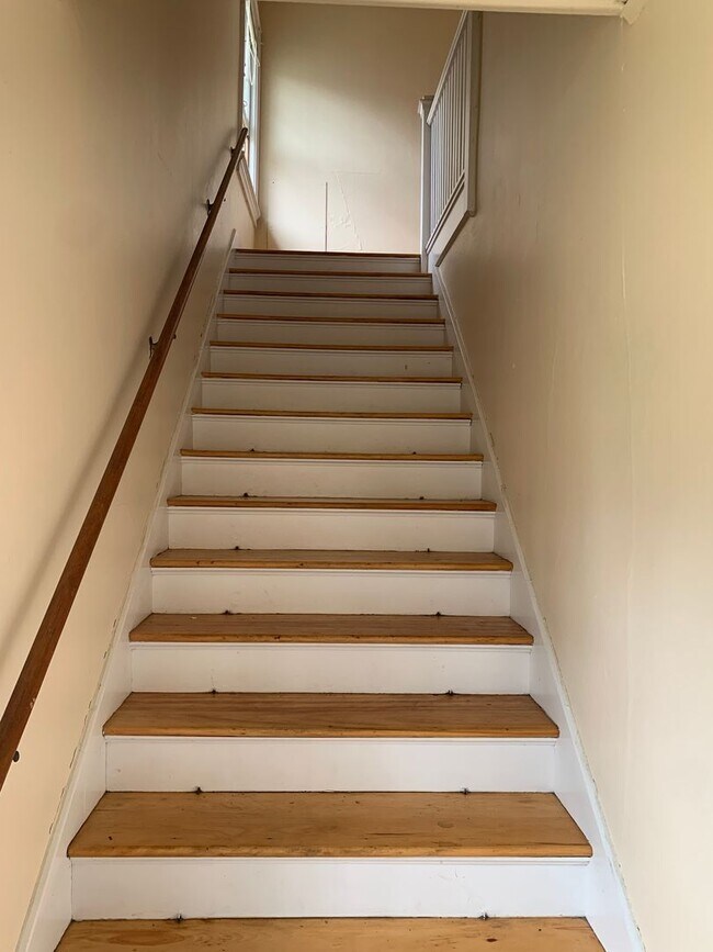 Building Photo - 1614 Adams St