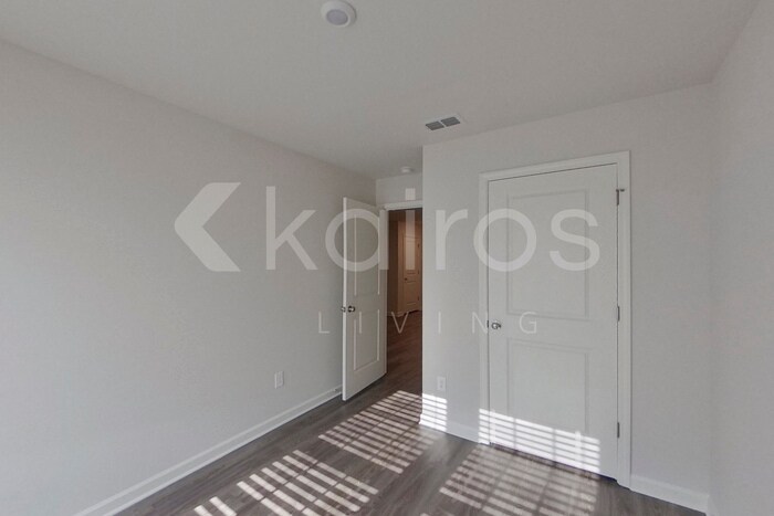 Building Photo - 373 Ironwood Ct