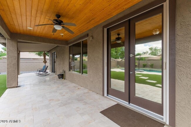 Building Photo - 2111 E Yellowstone Pl