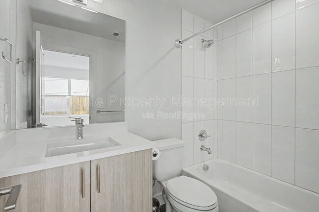Building Photo - 2708 W 25th Ave