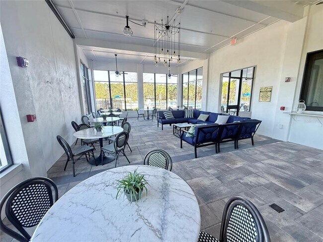 Building Photo - 2731 House Finch Rd