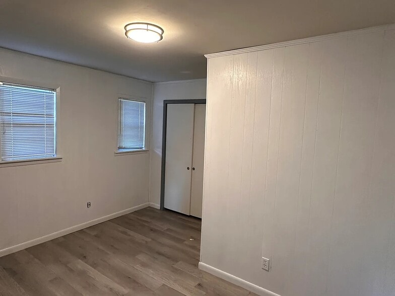 Building Photo - 726 McArthur Blvd