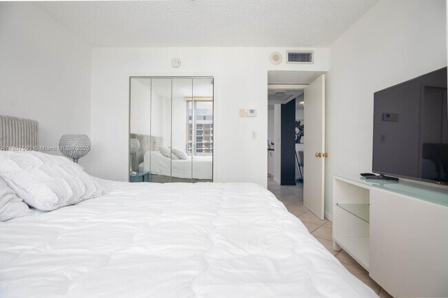 Building Photo - 5555 Collins Ave