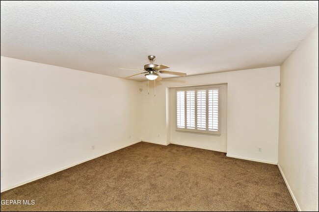 Building Photo - 6372 Franklin Ridge Dr