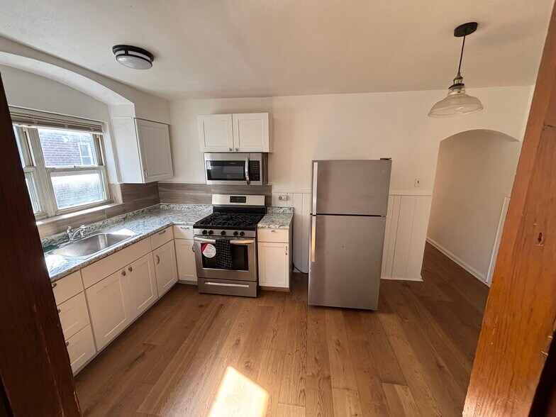 Building Photo - 4847 Paddock Rd