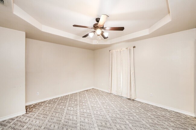 Building Photo - 1000 Ranchway Dr