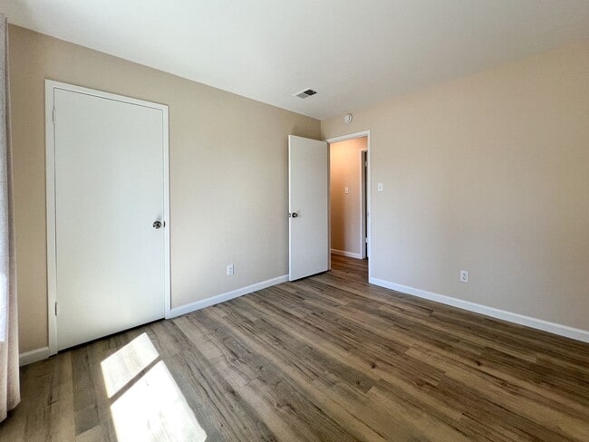 Building Photo - Single Level Four Bedroom North Napa Home