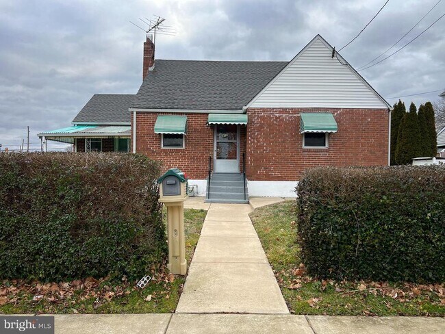 Building Photo - 311 Folsom Ave