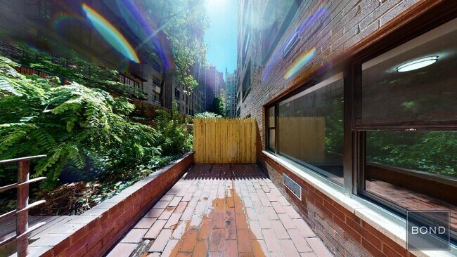Primary Photo - 405 E 56th St
