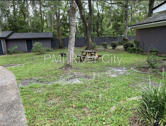 Building Photo - 11415 Dobson Dr