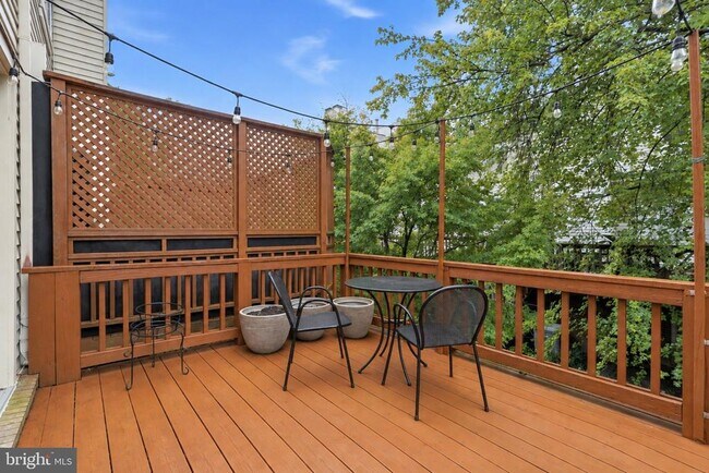 Building Photo - 3968 Clares Ct