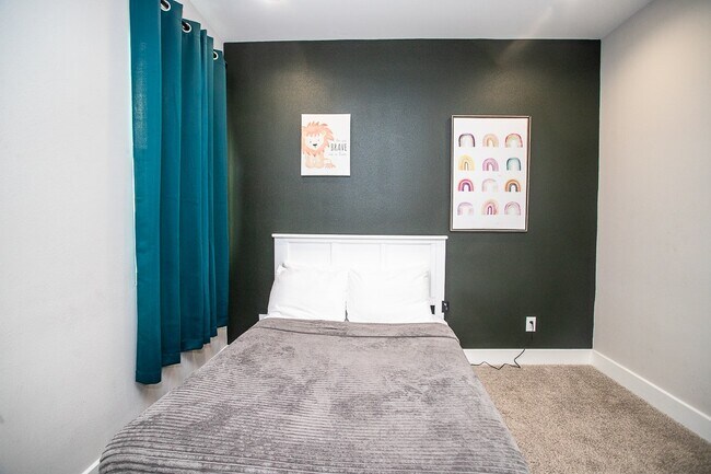 Building Photo - 1915 Kolfahl St