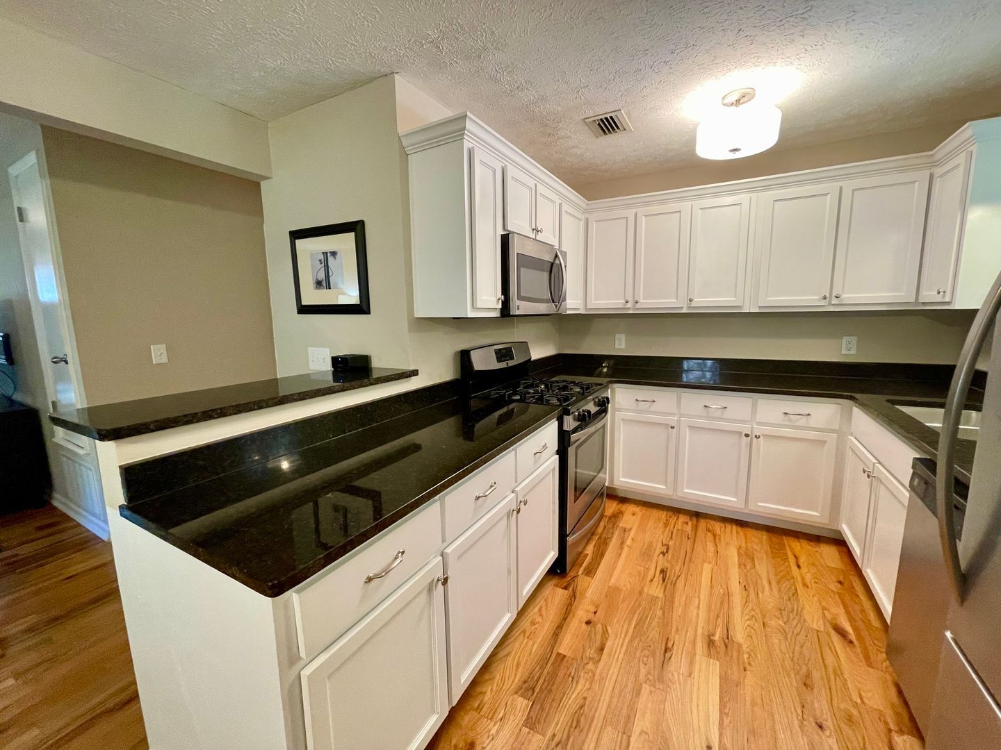 Building Photo - Super cute One Level Home in Auburn