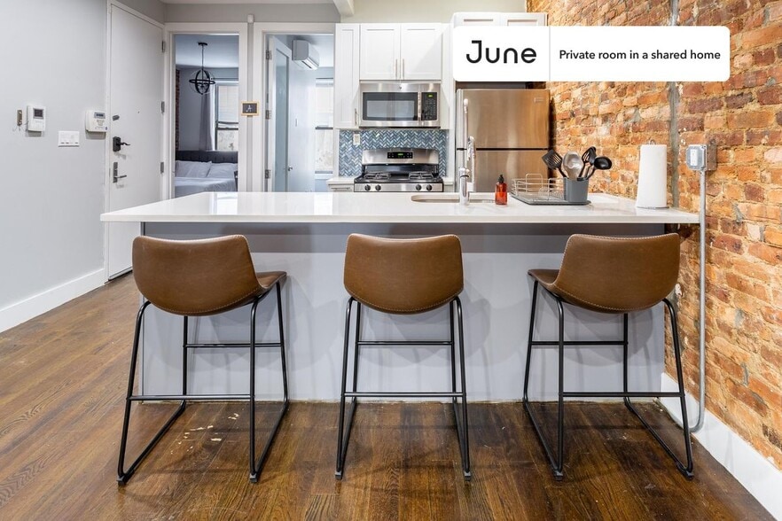 Building Photo - Room in Shared 4 bed/2 bath home